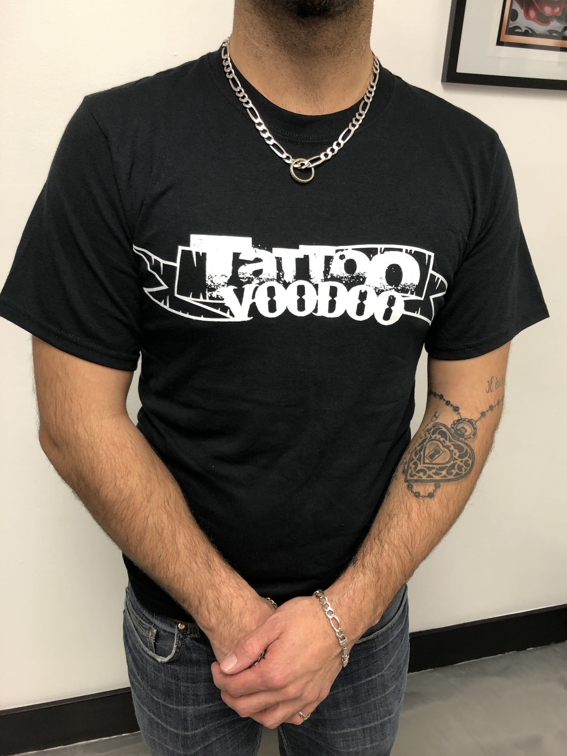 Lot De T-shirts AMERICAN VINTAGE Et VOODOO - Taille M - Couleurs Noir Et écru - Occasion Très Bon état